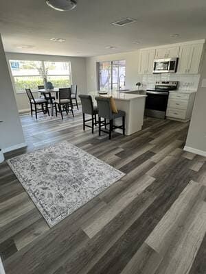 Major League Contracting Image