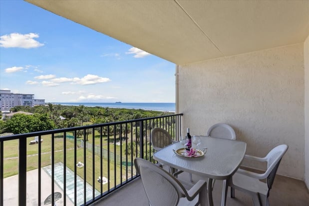 Images Happy Palm Stays (Stay In Cocoa Beach)