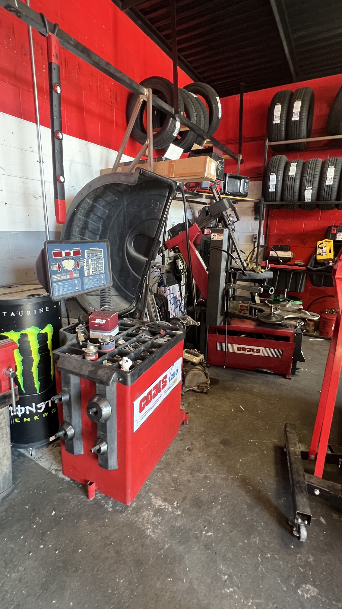 2BleAAuto Mechanic - inside of auto shop 
