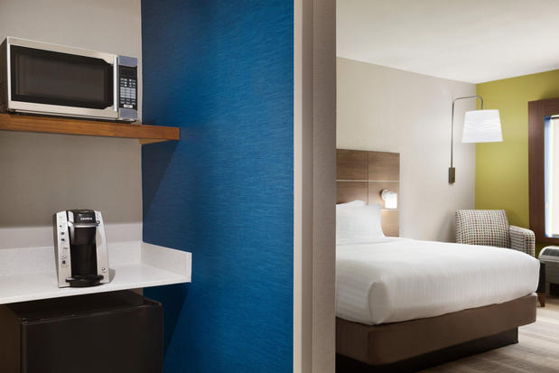 Images Holiday Inn Express & Suites McAllen - Medical Center Area by IHG
