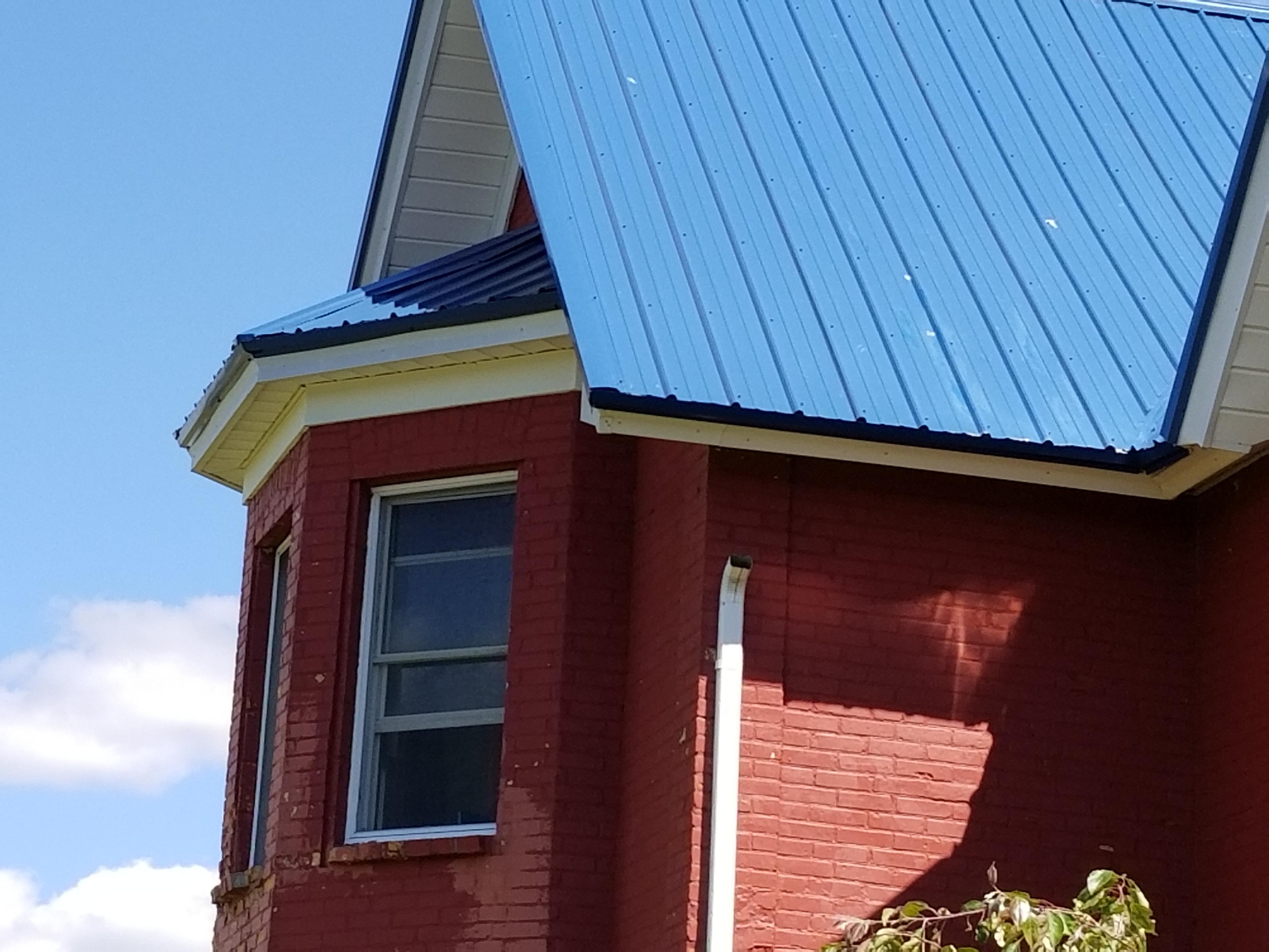 New steel roof in Ithaca, MI