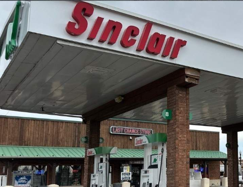 Sinclair gas station fueling island