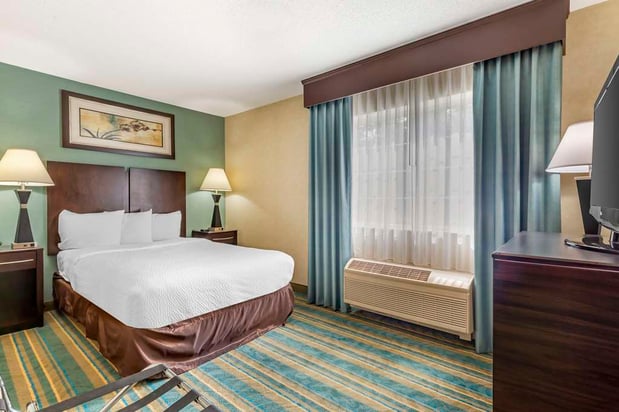 Images Best Western Plus Berkshire Hills Inn & Suites