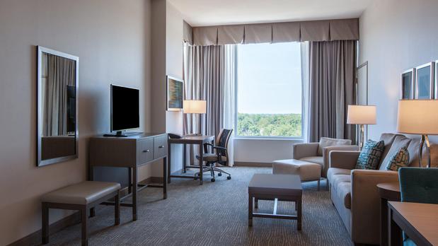 Images Holiday Inn Cleveland Clinic by IHG