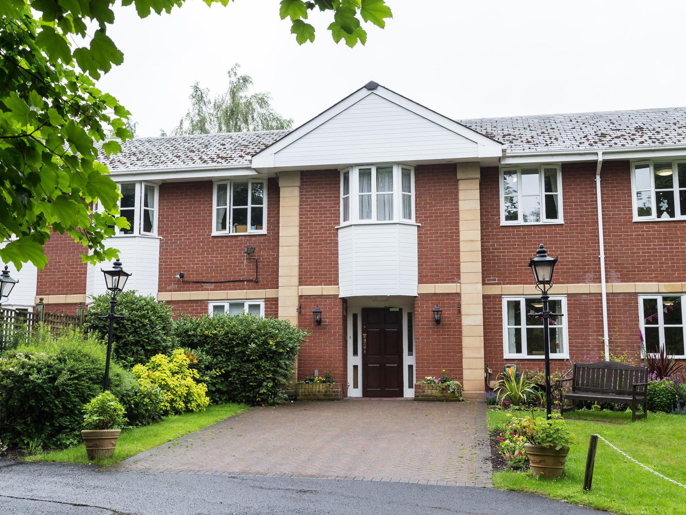 Barchester - Hollyfields Care Home - Kidderminster, Worcestershire DY11 5RJ - 01562 514810 | ShowMeLocal.com