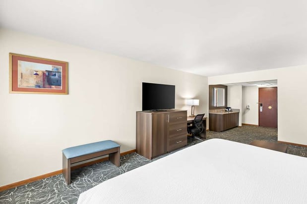 Images Best Western West Towne Suites