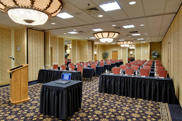 Images Holiday Inn South Plainfield-Piscataway, an IHG Hotel