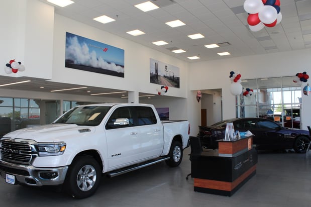 Images Russ Darrow Chrysler Dodge Jeep Ram of Milwaukee
