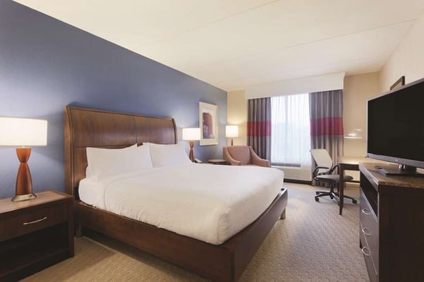 Images Hilton Garden Inn Falls Church
