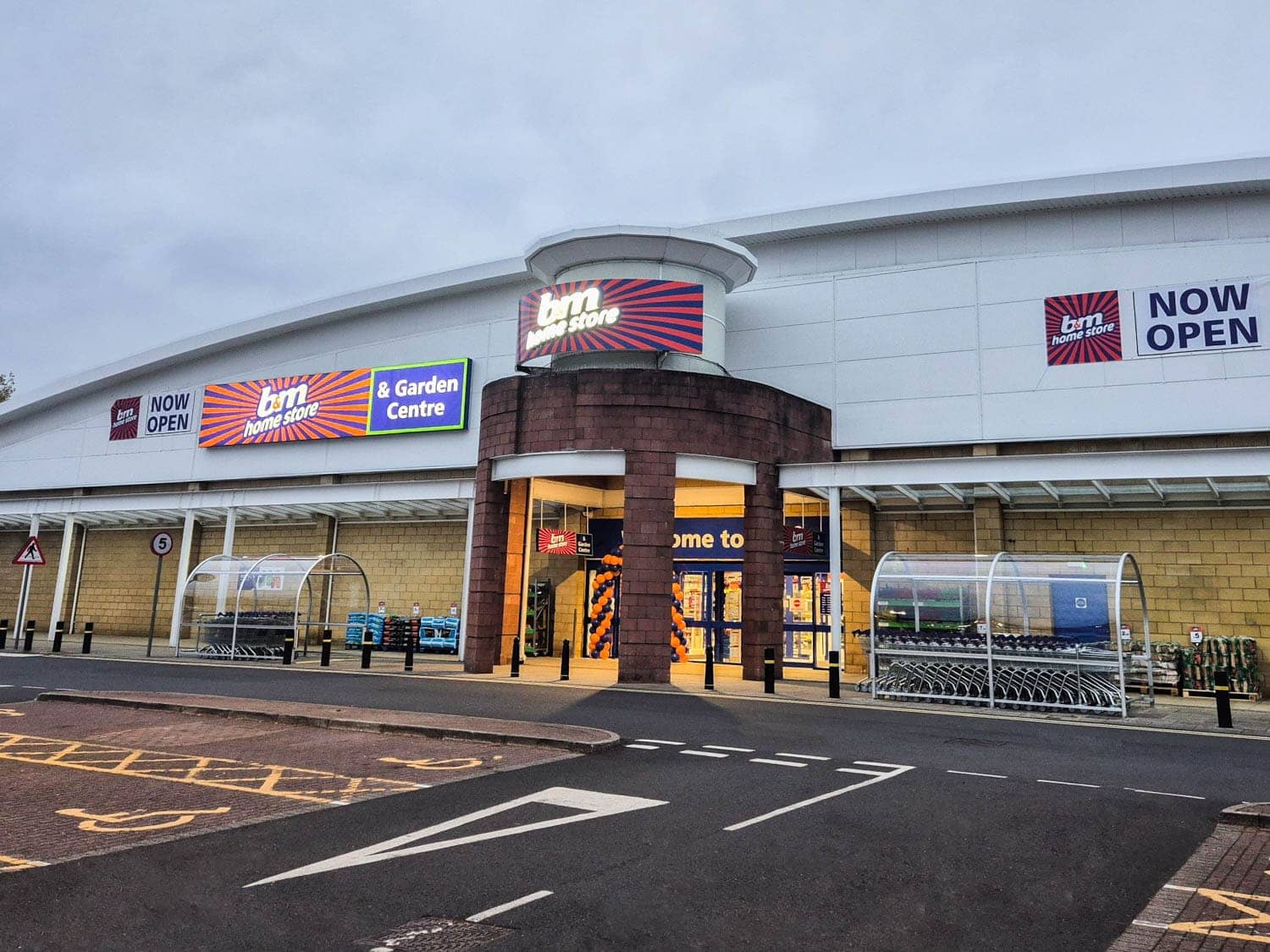 Images B&M Home Store with Garden Centre