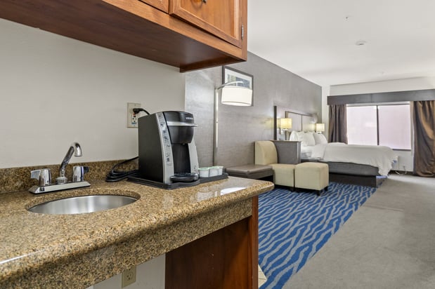 Images Holiday Inn Express & Suites Barstow-Outlet Center by IHG