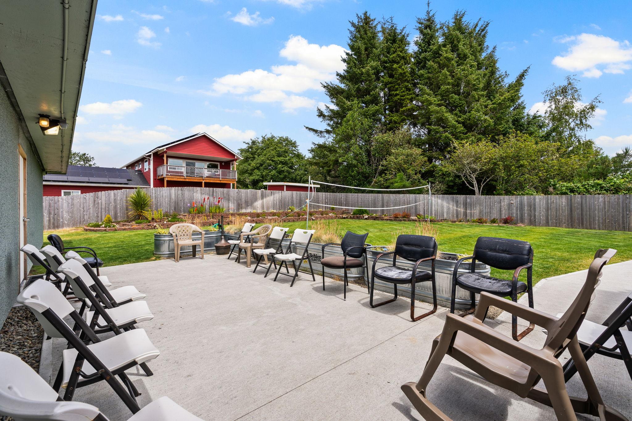 Outdoor Group Therapy Space at Discover Recovery Long Beach