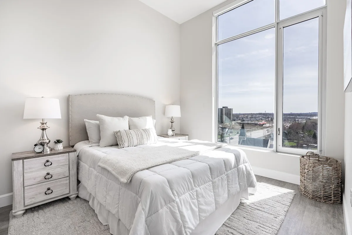 Images 1600 Hyde Park Village Apartments