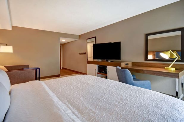 Images Hampton Inn Birmingham-Colonnade 280
