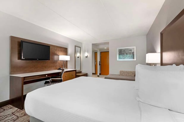 Images Best Western Plus Longbranch Hotel & Convention Center