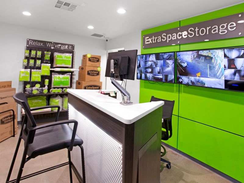 Images Extra Space Storage
