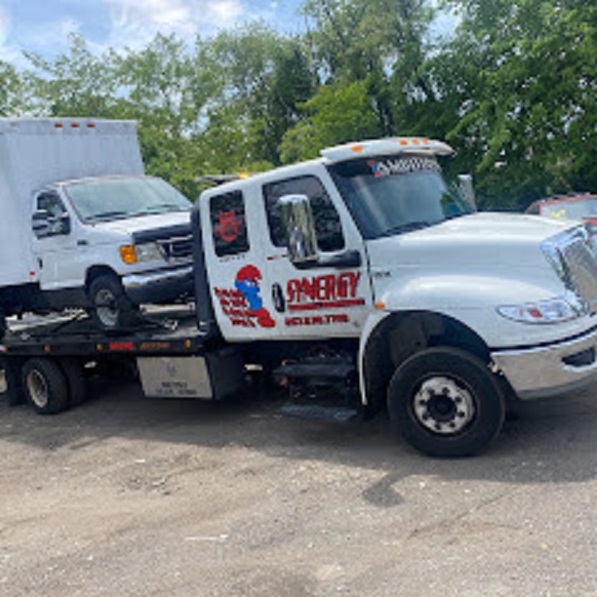 Images Synergy Towing & Transport
