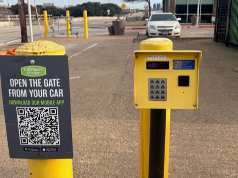 3471Merchandise Wall