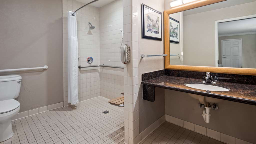 ADA Bath with walk-in/roll-in shower Best Western Plus Humboldt Bay Inn Eureka (707)443-2234
