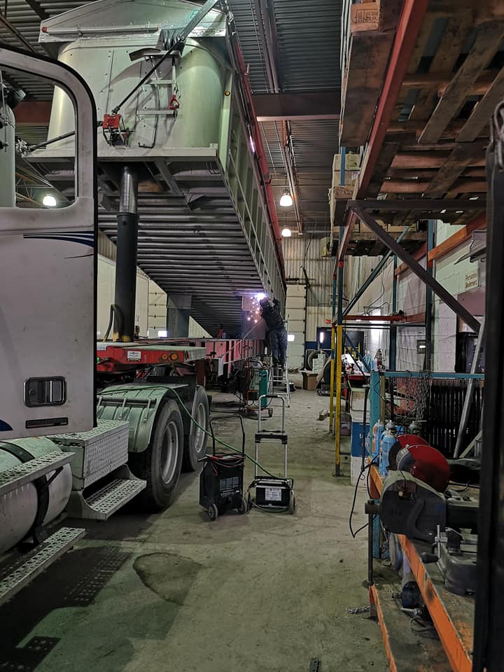 Images DB Diesel - Garage - Road Service 24h/7 - Truck - Trailer - Machinerie lourde Napierville