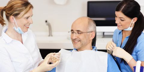 What Are the Similarities & Differences Between Dentists & Orthodontists?