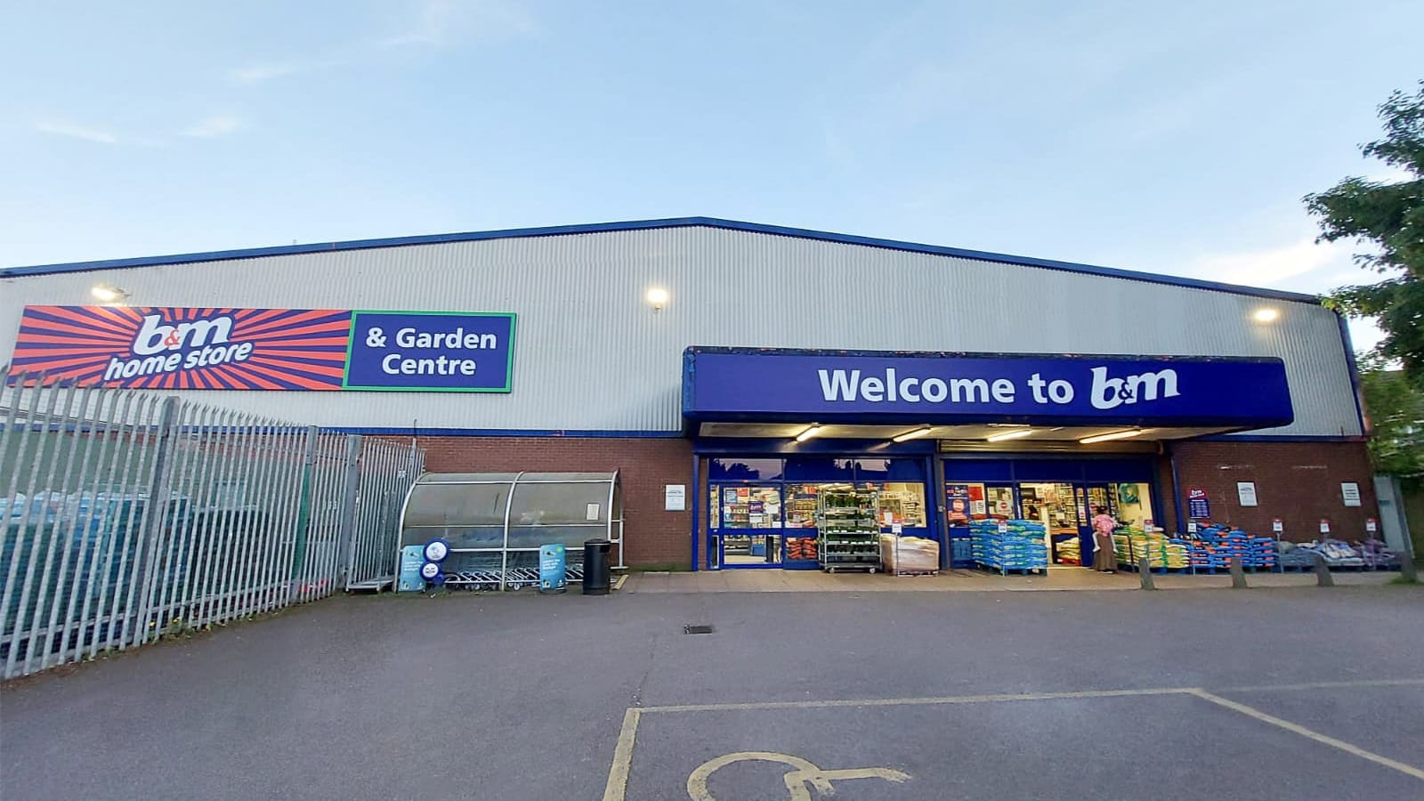 Images B&M Home Store with Garden Centre