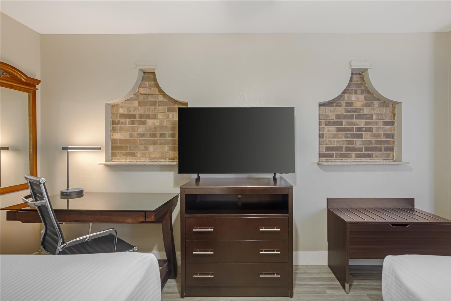 Double Queen Suite