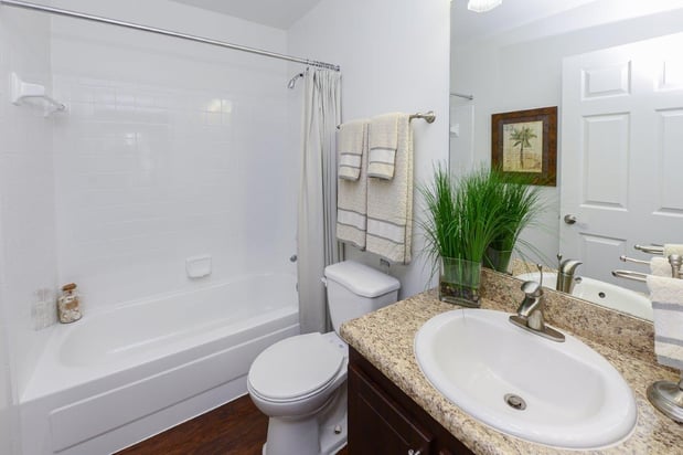Images Savannah Place Apartments & Townhomes