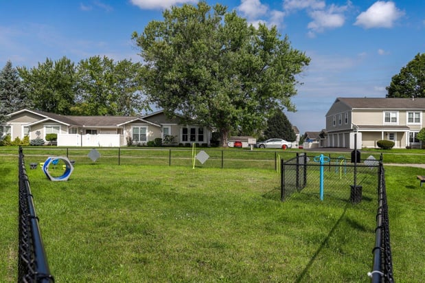 Images Pavilion Court Apartment Homes
