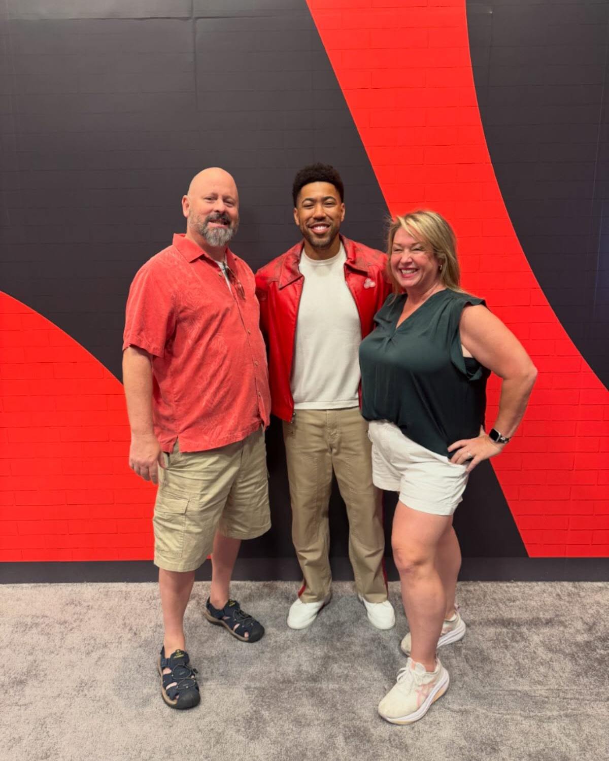 When an 8-year milestone and a National Agency Convention align in Vegas, magic happens! I'm so grateful for the learning opportunities and the chance to celebrate a brand-new chapter with my husband, Derek. We also met Jake from State Farm!