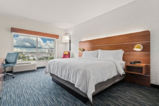 Images Holiday Inn Express & Suites Orlando - Lake Buena Vista by IHG