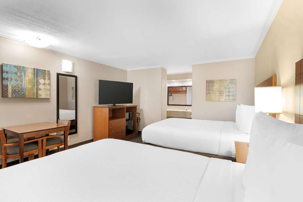 2 Queen Room