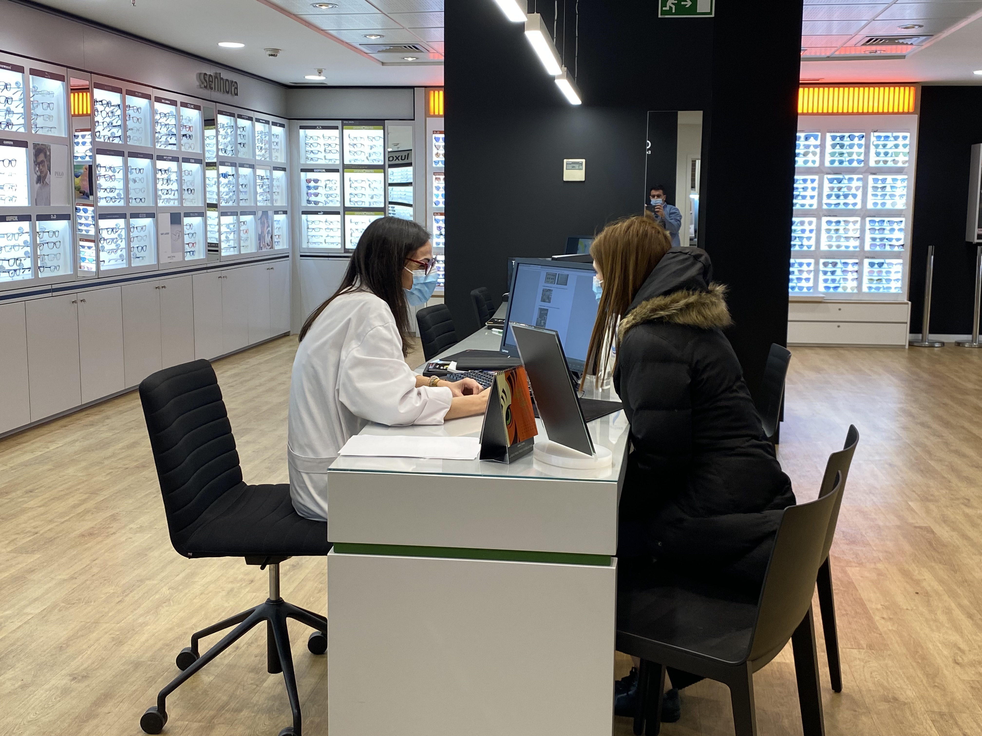 Images Ópticas GrandOptical El Corte Inglés Gaia Porto