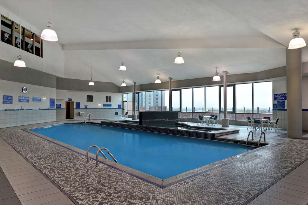 Embassy Suites by Hilton Niagara Falls Fallsview in Niagara Falls: Pool