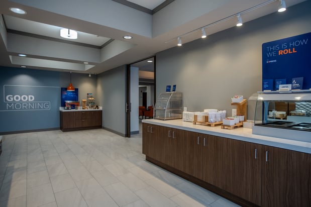 Images Holiday Inn Express & Suites Cleveland by IHG