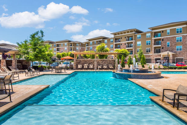 Images Residences at Prairiefire