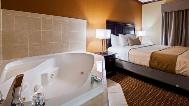 Images Best Western Granbury Inn & Suites