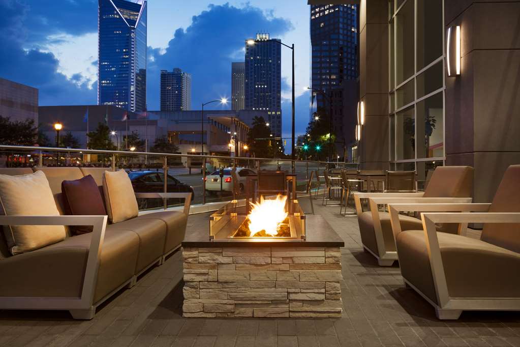 Exterior Embassy Suites by Hilton Charlotte Uptown Charlotte (704)940-2517
