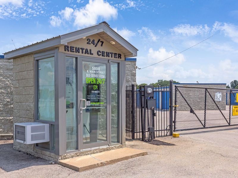Security Screens - Storage Express at 5800 E Main St, Avon, IN 46123