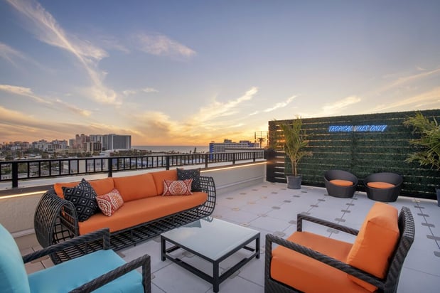 Images Vue 360 Rooftop Bar