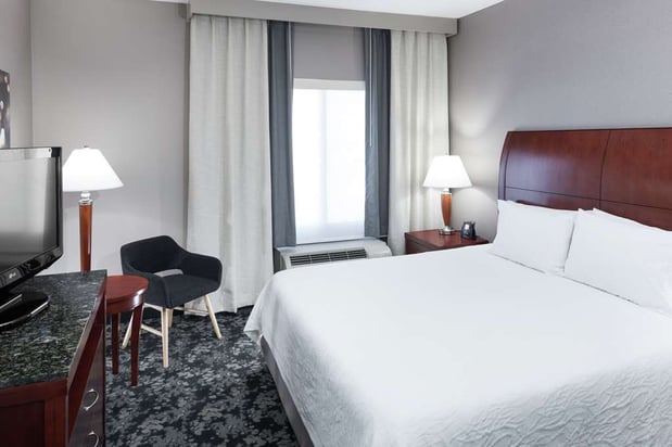 Images Hilton Garden Inn Lake Forest Mettawa