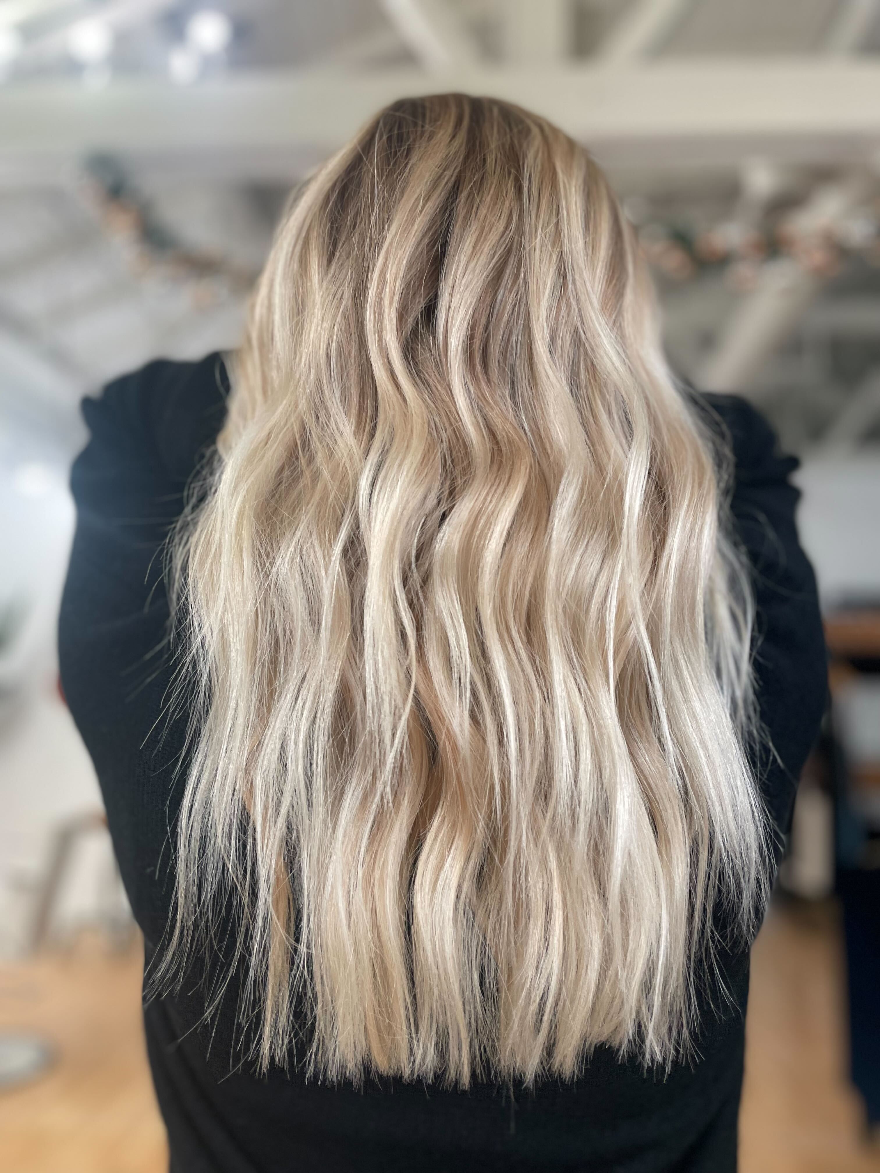 THE HOME OF LUXURY LIVED IN COLOR + EXTENSIONS
Different Styles of Blondes, Brondes, Brunettes, perfectly customizing each appointment to you!