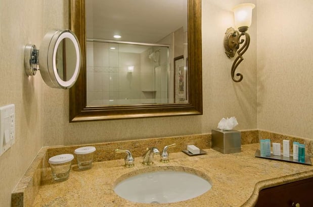 Images DoubleTree by Hilton Lisle Naperville