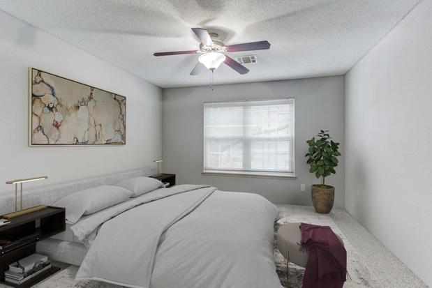 Images The Lakes of Schaumburg Apartment Homes