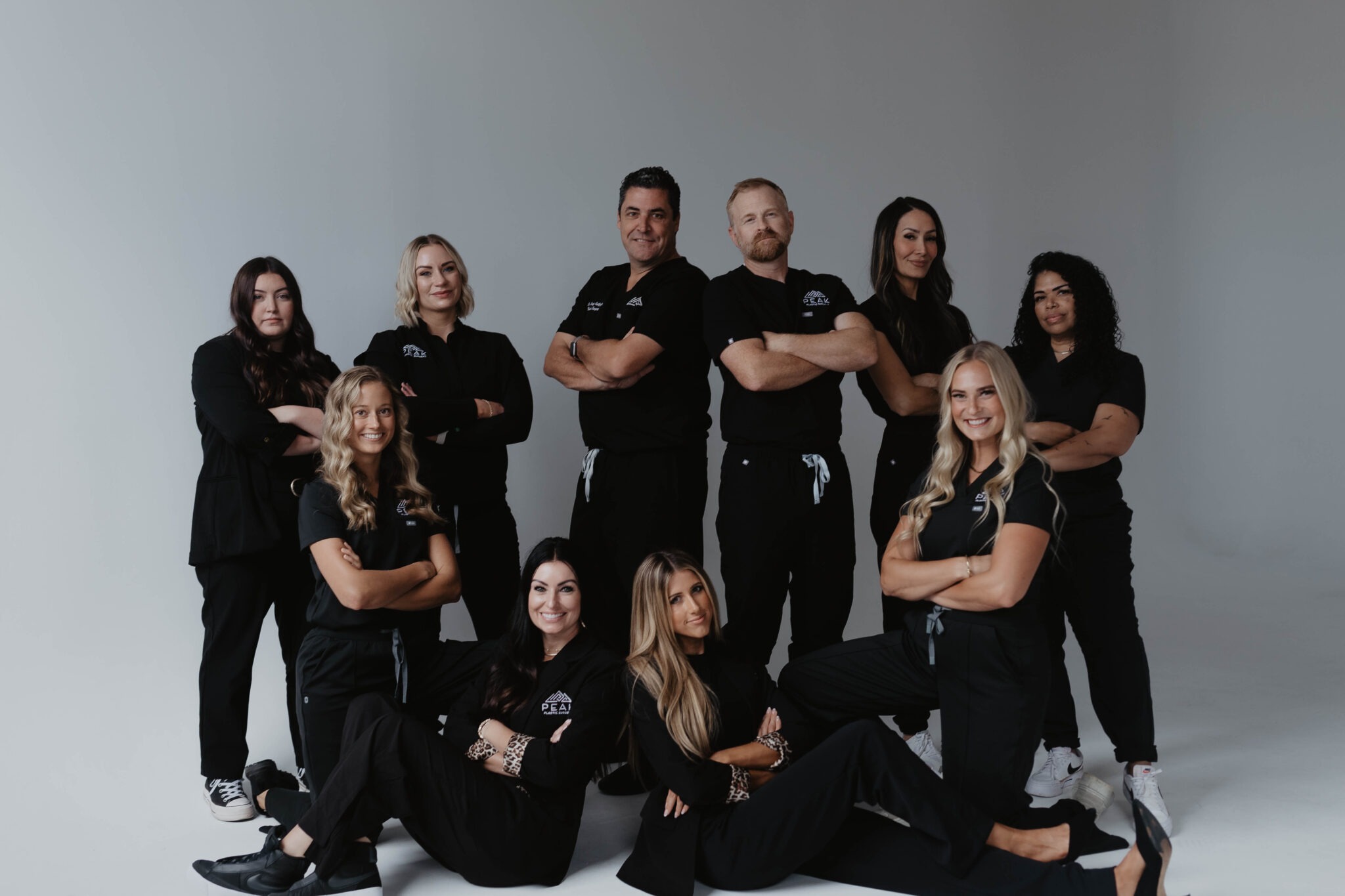 Our experienced team of surgeons and medical professionals work together to deliver safe procedures, personalized treatment plans, and outstanding patient experiences.