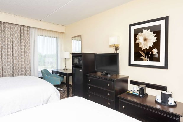 Images Hampton Inn & Suites Cleveland-Airport/Middleburg Heights