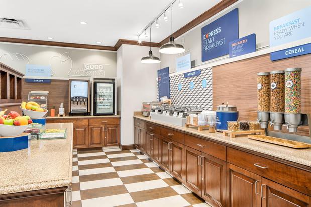 Images Holiday Inn Express & Suites Wilmington-Newark by IHG