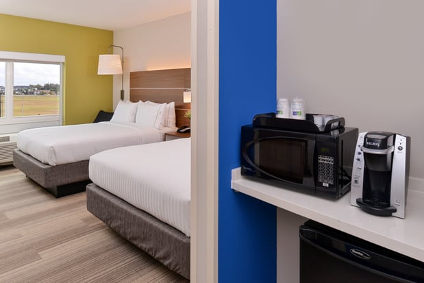 Images Holiday Inn Express & Suites St. Petersburg - Madeira Beach by IHG