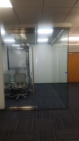 Images Action Glass Inc.