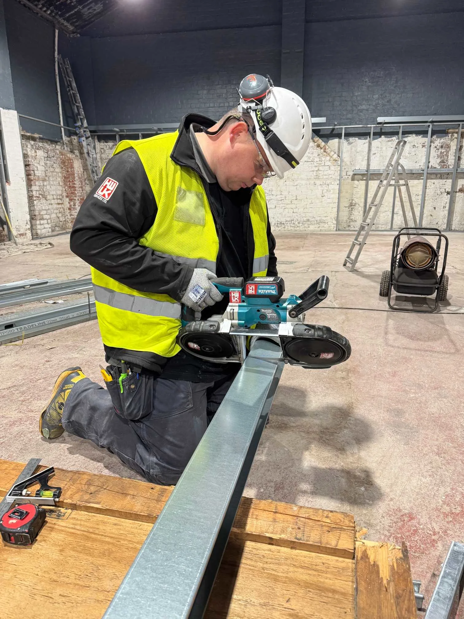 Images HW UK Services Ltd